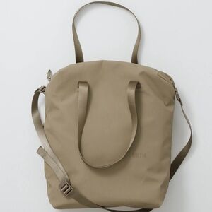 URTH Arkose Tote